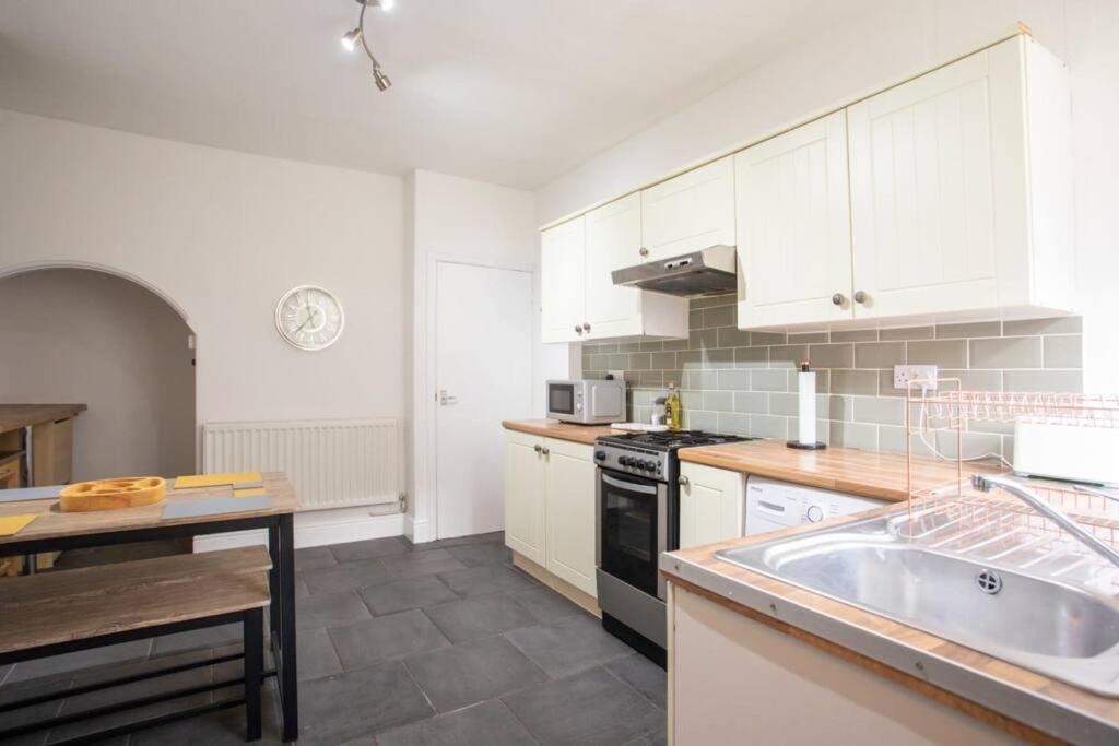 Cosy Home In City Centre Lincoln Exterior photo